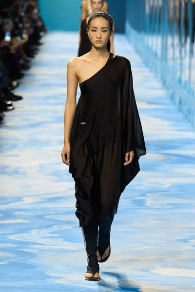 Look 13